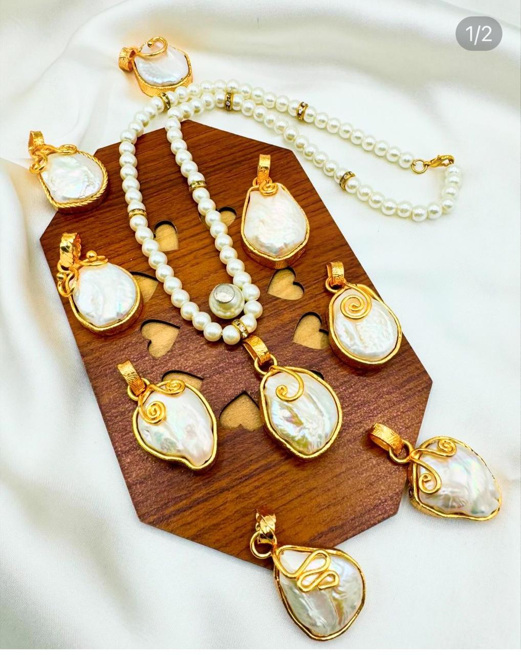 Elegant Mother of Pearl Pendant Set